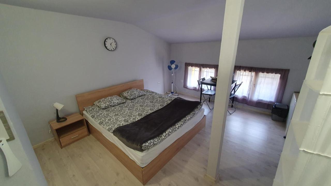 Стаи За Гости Sun House Daire Varna Dış mekan fotoğraf